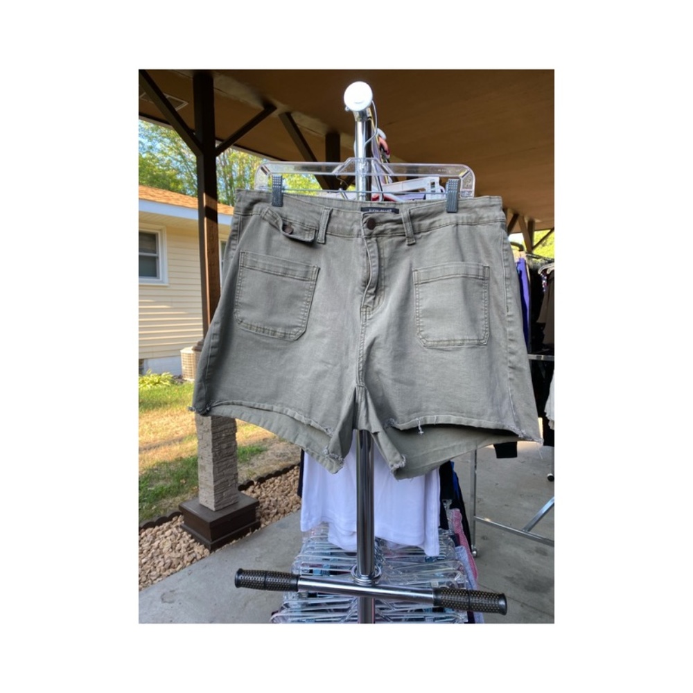 Judy Blue Cargo shorts